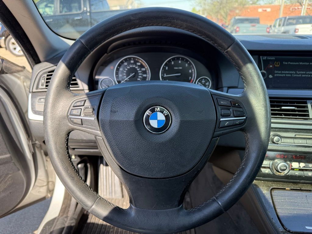 2012 BMW 5 Series 528i xDrive Crestwood KY