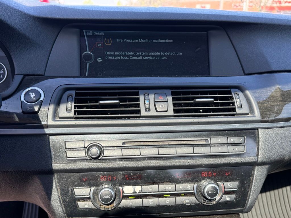 2012 BMW 5 Series 528i xDrive Crestwood KY