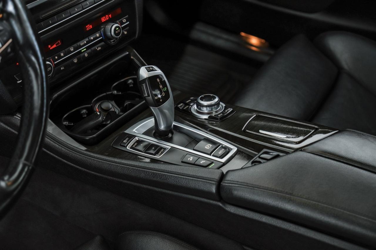 2012 BMW 535i xDrive AWD NAVIGATION SUNROOF LEATHER HEATED SEATS REAR CAMERA KEYLESS START BLUETOOTH Carrollton TX