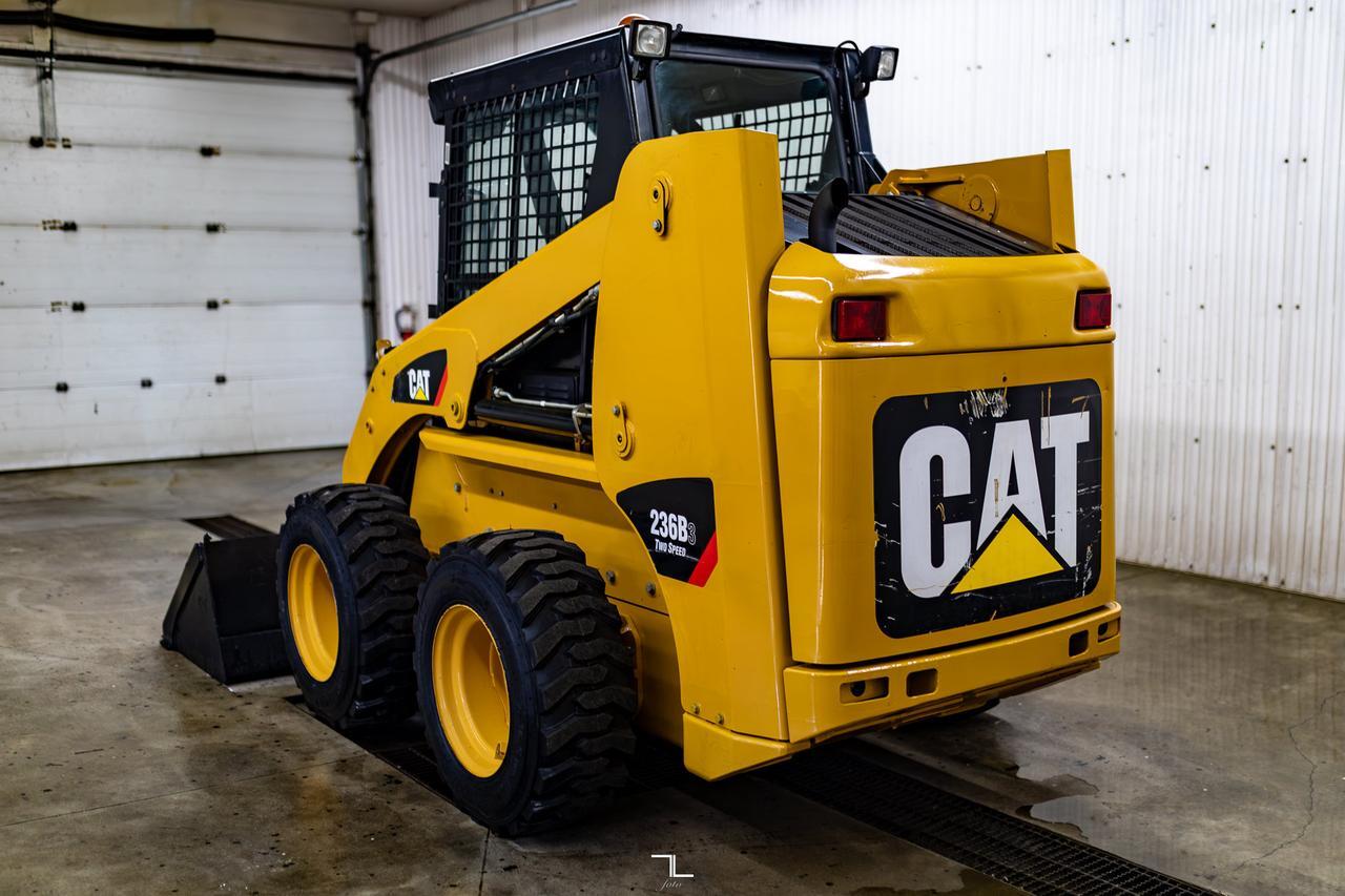 2012 CAT 236B3 Skid Steer Loader Bucket Diesel Red Deer AB