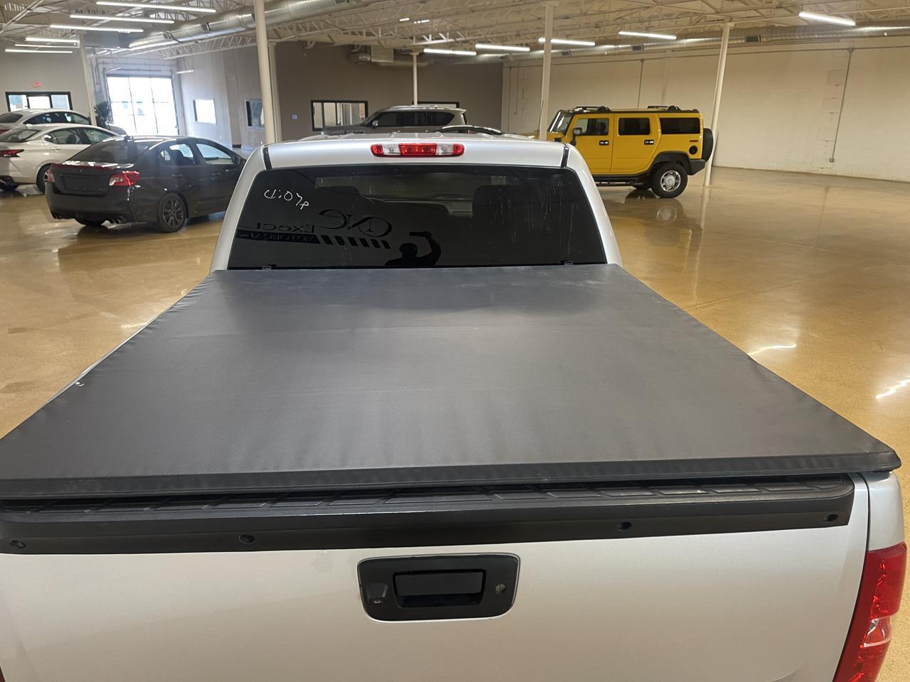 2012 Chevrolet Silverado LT photo 19
