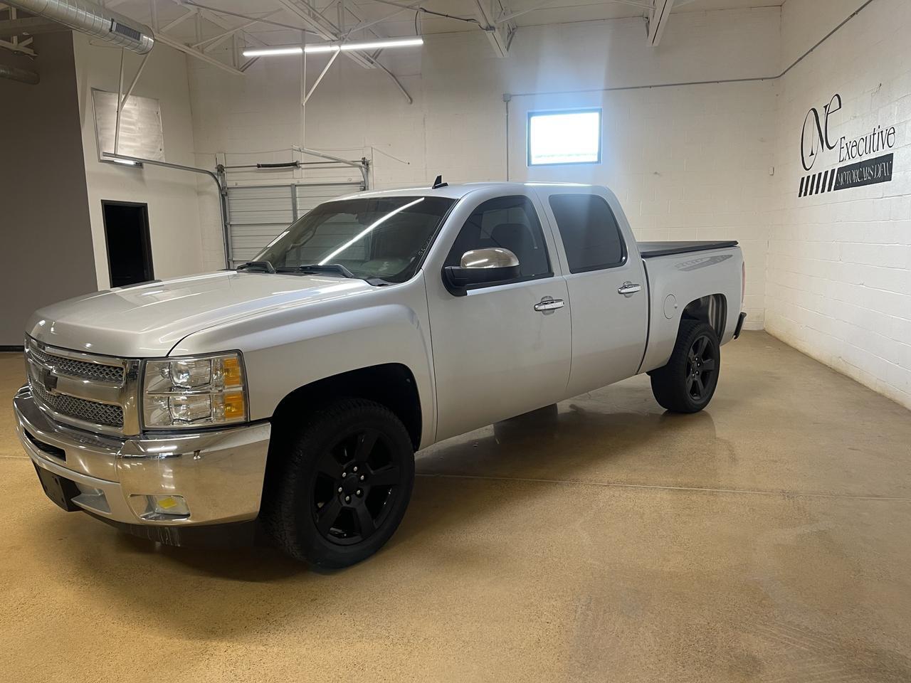 2012 Chevrolet Silverado LT photo 3