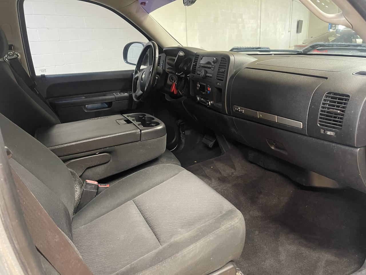 2012 Chevrolet Silverado LT photo 21