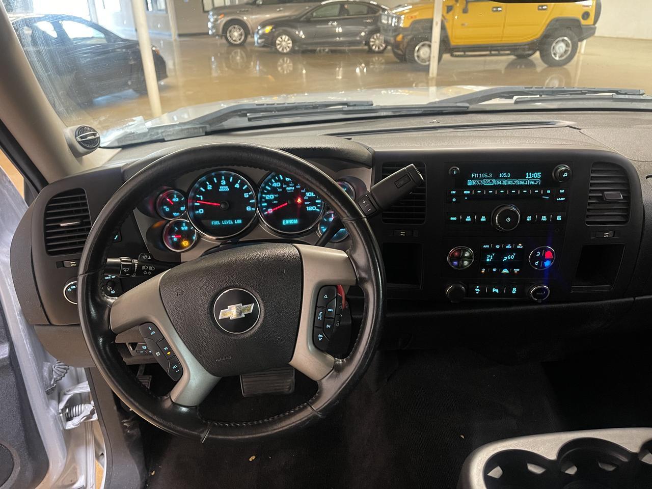 2012 Chevrolet Silverado LT photo 12