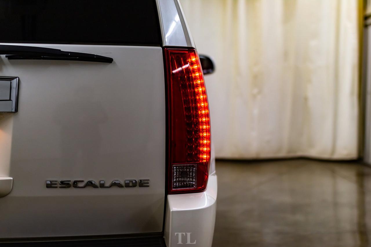 2012 Cadillac Escalade AWD Platinum Leather Roof Nav Red Deer AB