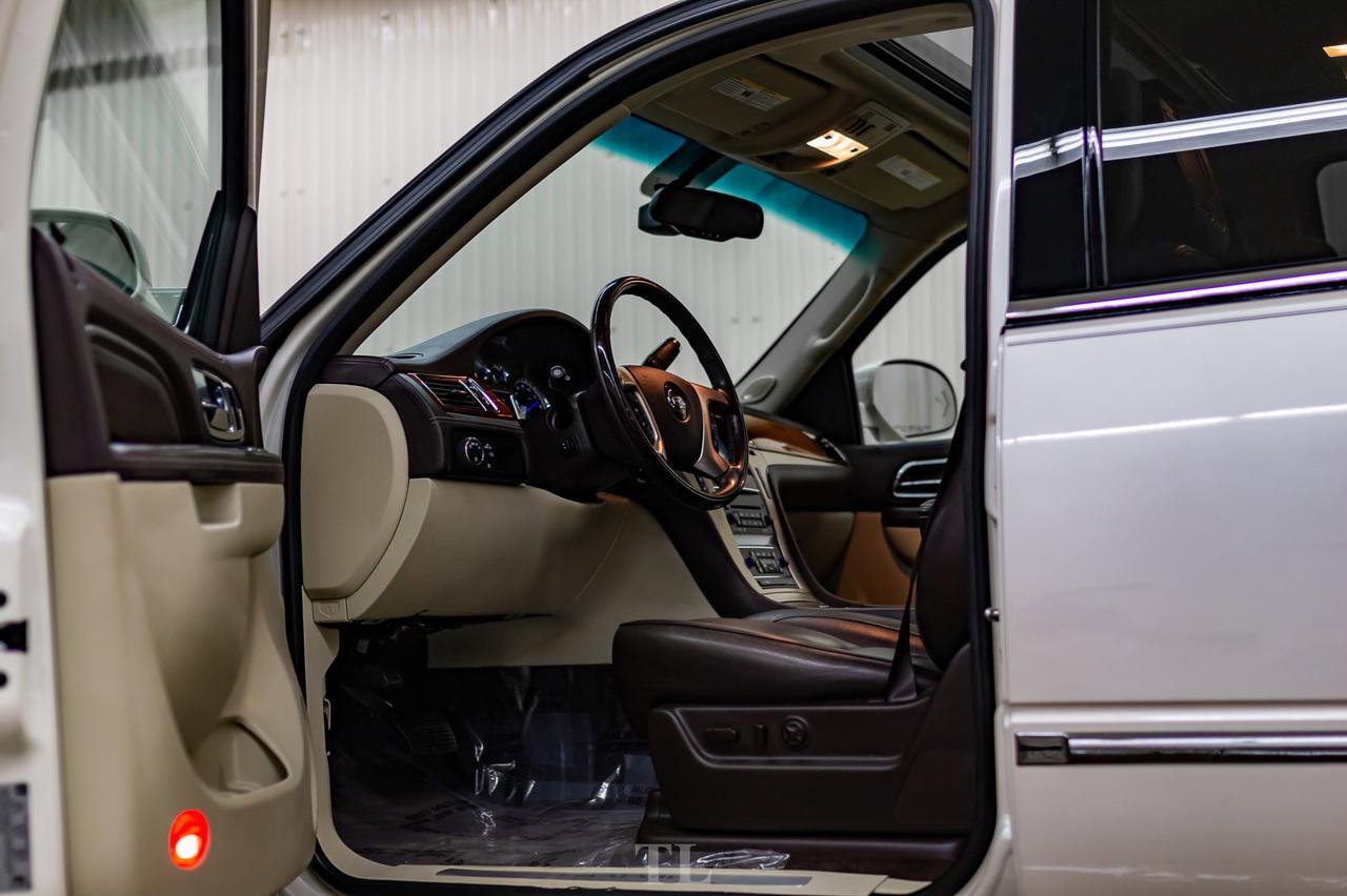 2012 Cadillac Escalade AWD Platinum Leather Roof Nav Red Deer AB