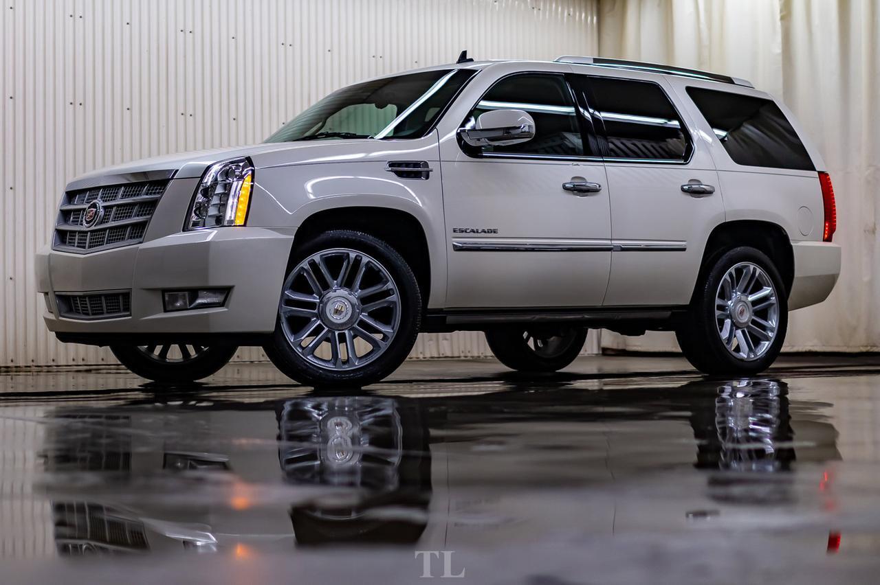 2012 Cadillac Escalade AWD Platinum Leather Roof Nav Red Deer AB