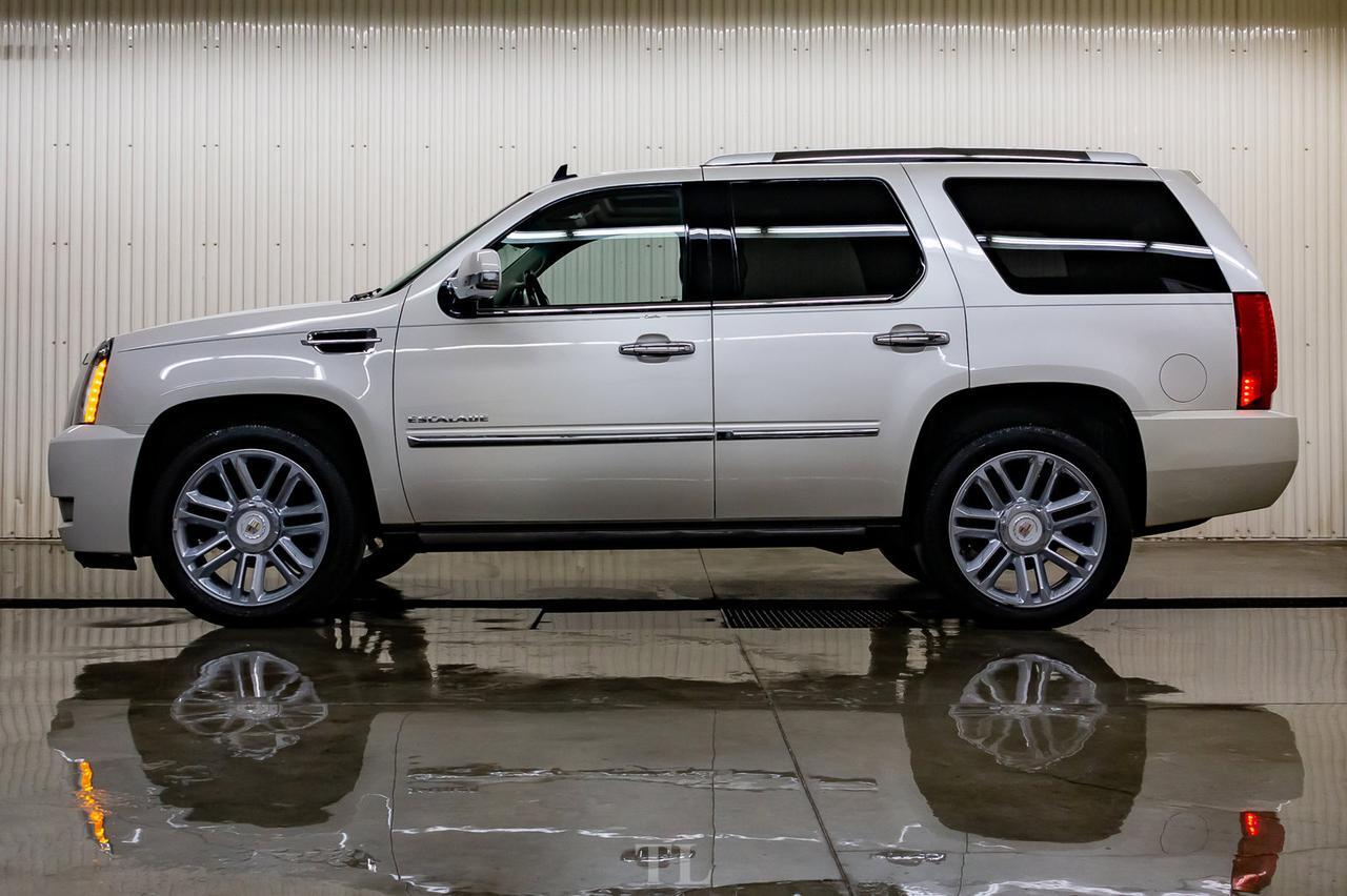 2012 Cadillac Escalade AWD Platinum Leather Roof Nav Red Deer AB