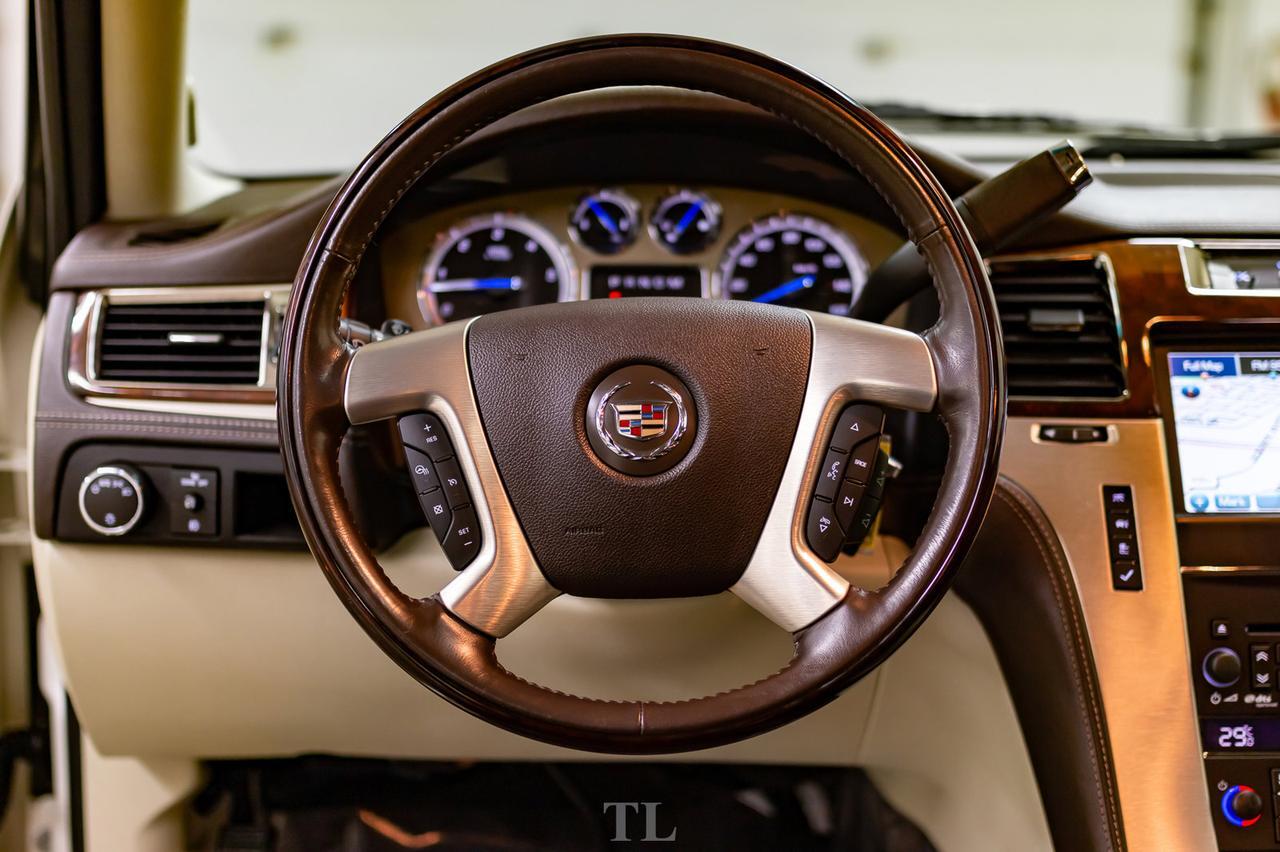 2012 Cadillac Escalade AWD Platinum Leather Roof Nav Red Deer AB