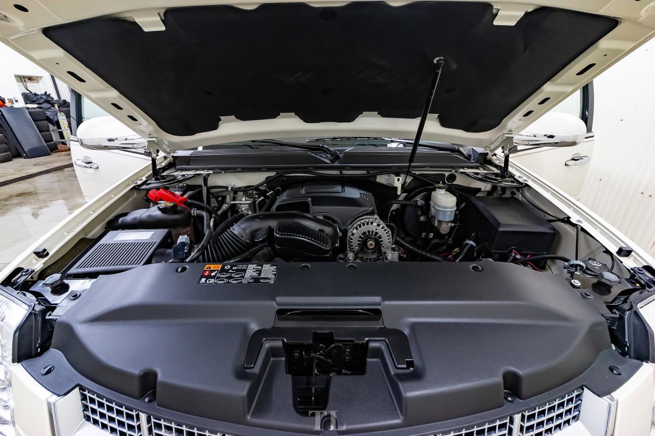 2012 Cadillac Escalade AWD Platinum Leather Roof Nav Red Deer AB