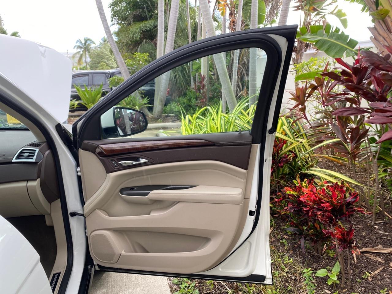 2012 Cadillac SRX Luxury Collection LOW MILES 44,412 AWD Pompano Beach FL