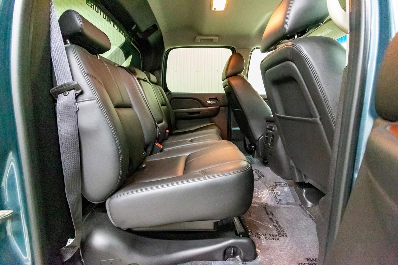 2012 Chevrolet Avalanche 4x4 Crew Cab LT Leather BCam Red Deer AB