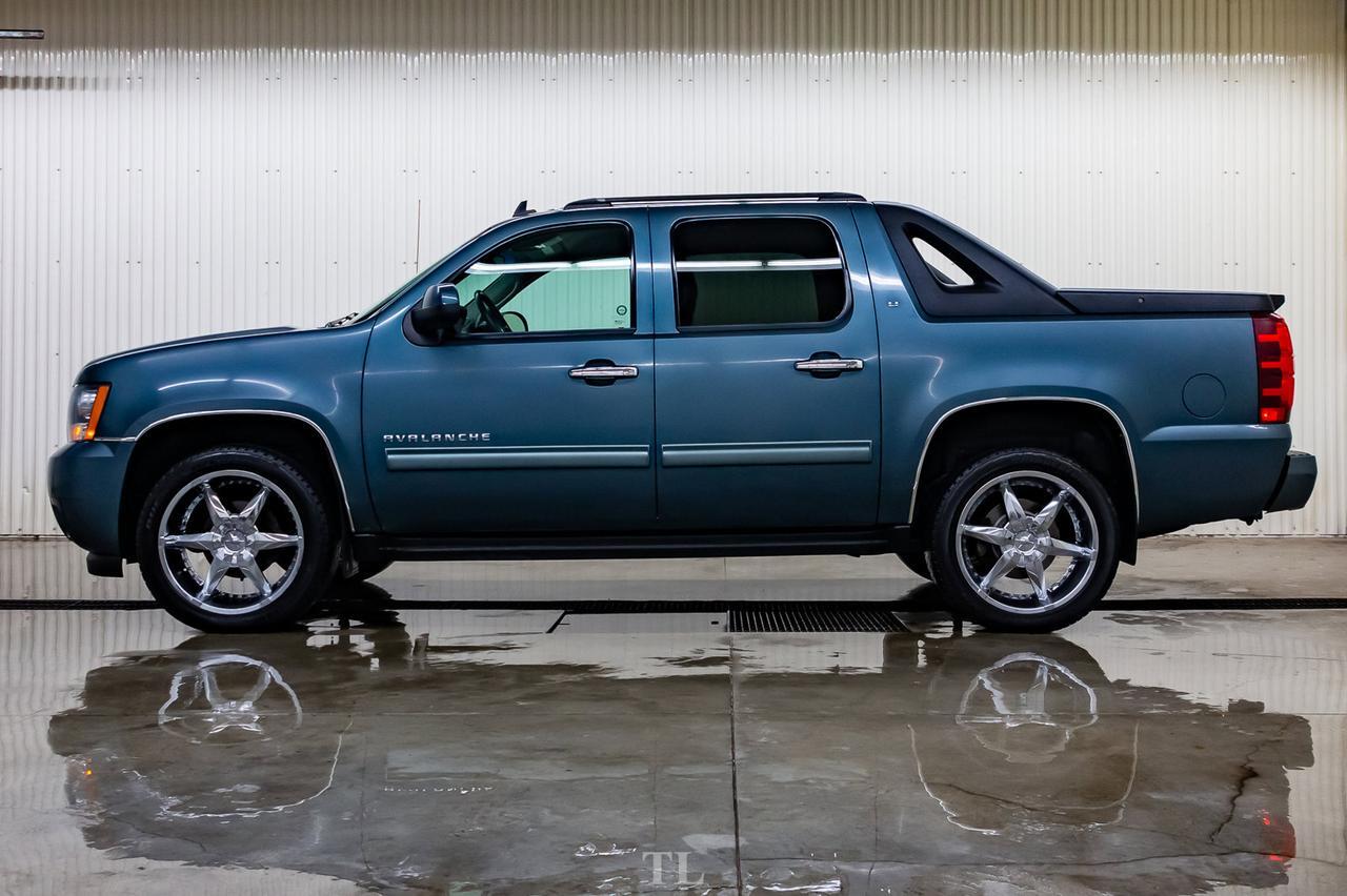 2012 Chevrolet Avalanche 4x4 LT BCam Red Deer AB