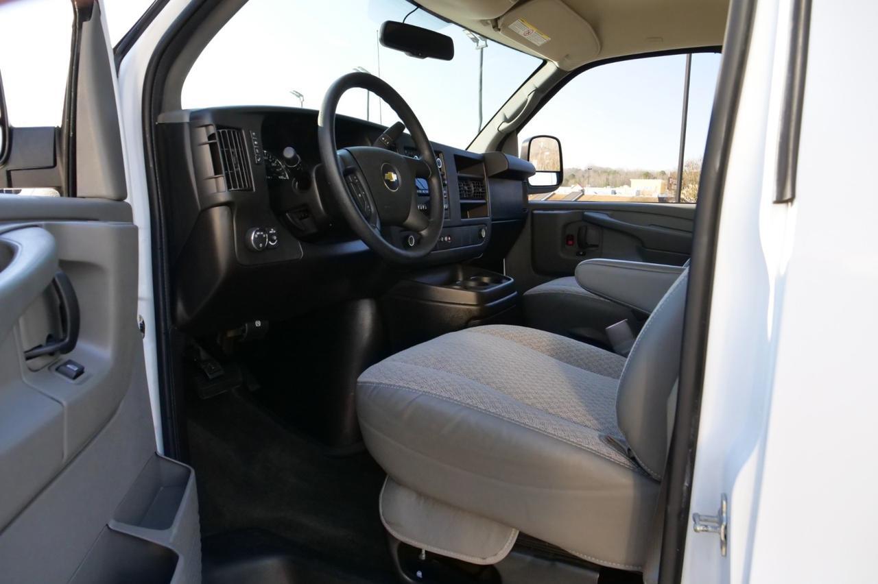 2012 Chevrolet Express 3500 LT / 15 Passenger Van / 6.0L V8! Lincolnton NC