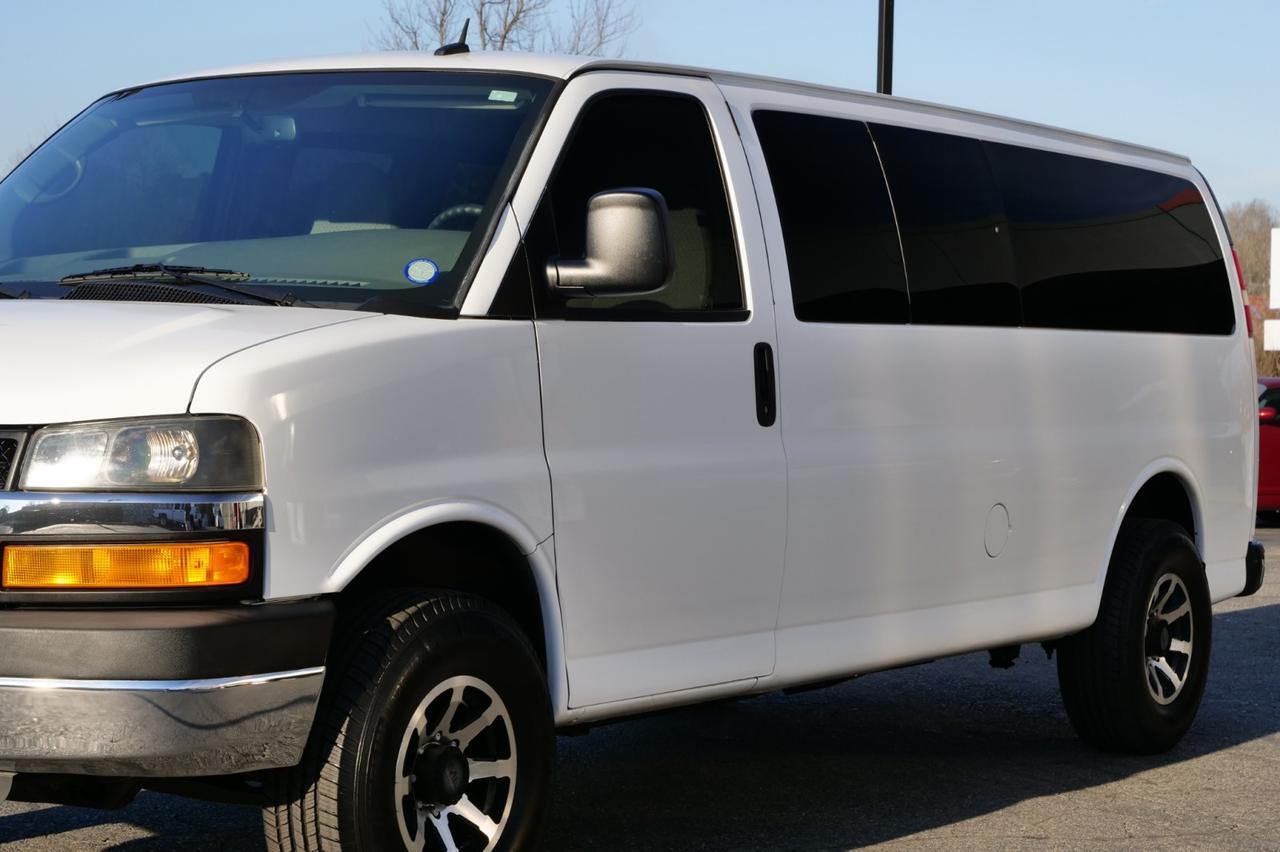 2012 Chevrolet Express 3500 LT / 15 Passenger Van / 6.0L V8! Lincolnton NC