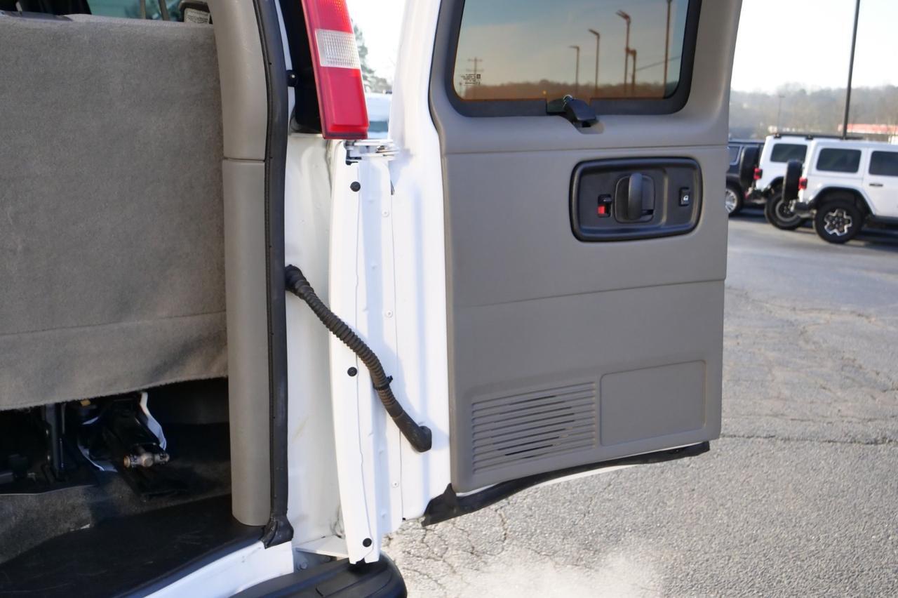 2012 Chevrolet Express 3500 LT / 15 Passenger Van / 6.0L V8! Lincolnton NC