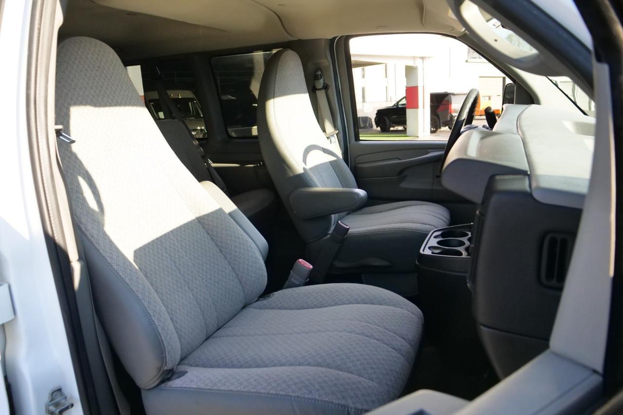 2012 Chevrolet Express 3500 LT / 15 Passenger Van / 6.0L V8! Lincolnton NC