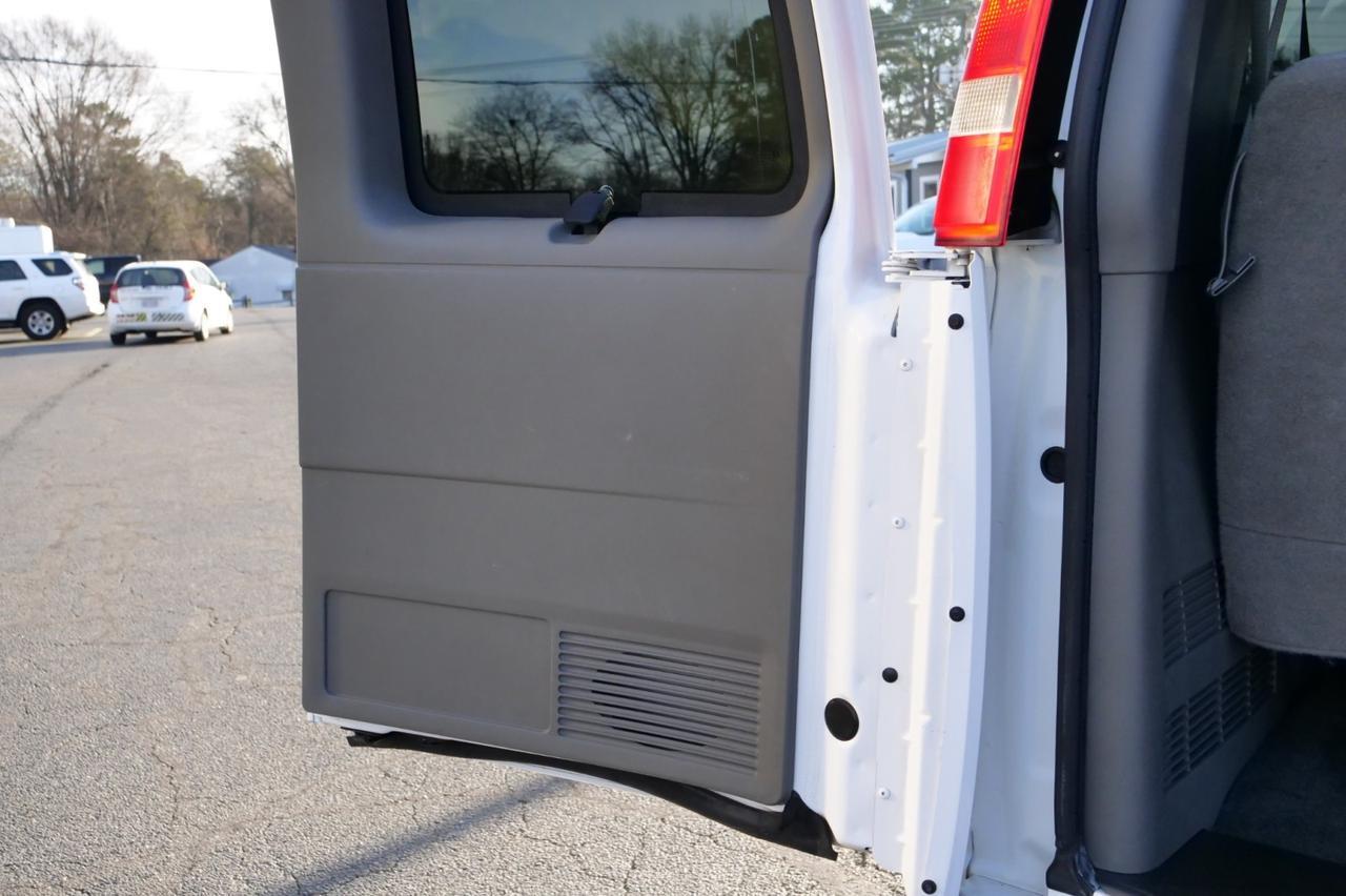 2012 Chevrolet Express 3500 LT / 15 Passenger Van / 6.0L V8! Lincolnton NC