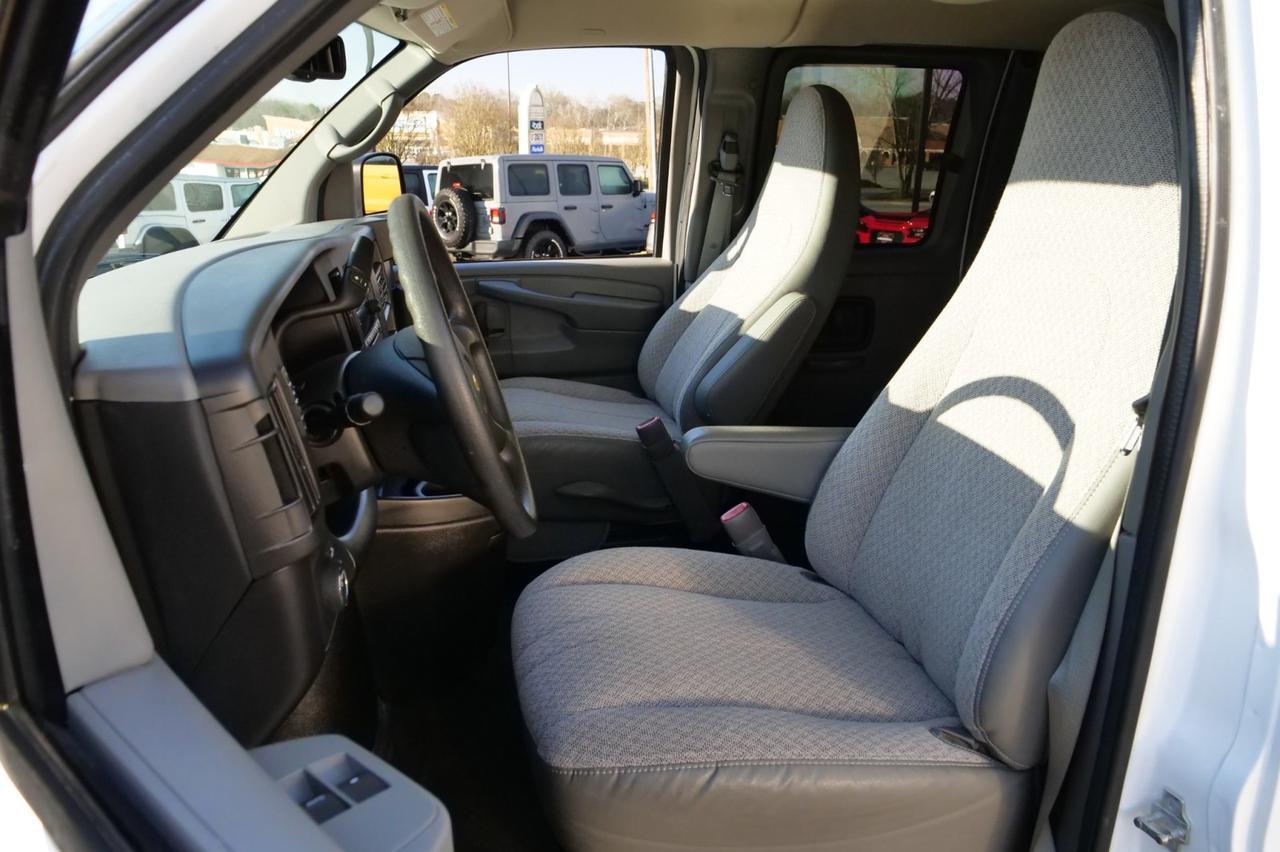 2012 Chevrolet Express 3500 LT / 15 Passenger Van / 6.0L V8! Lincolnton NC