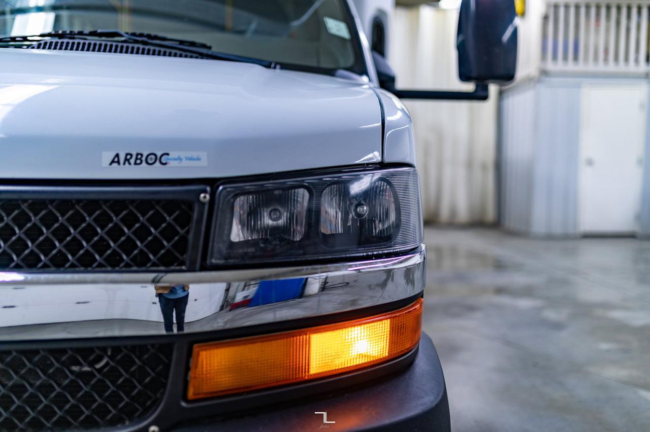 2012 Chevrolet Express 4500 Handi Bus Diesel Wheelchair Lift Red Deer AB