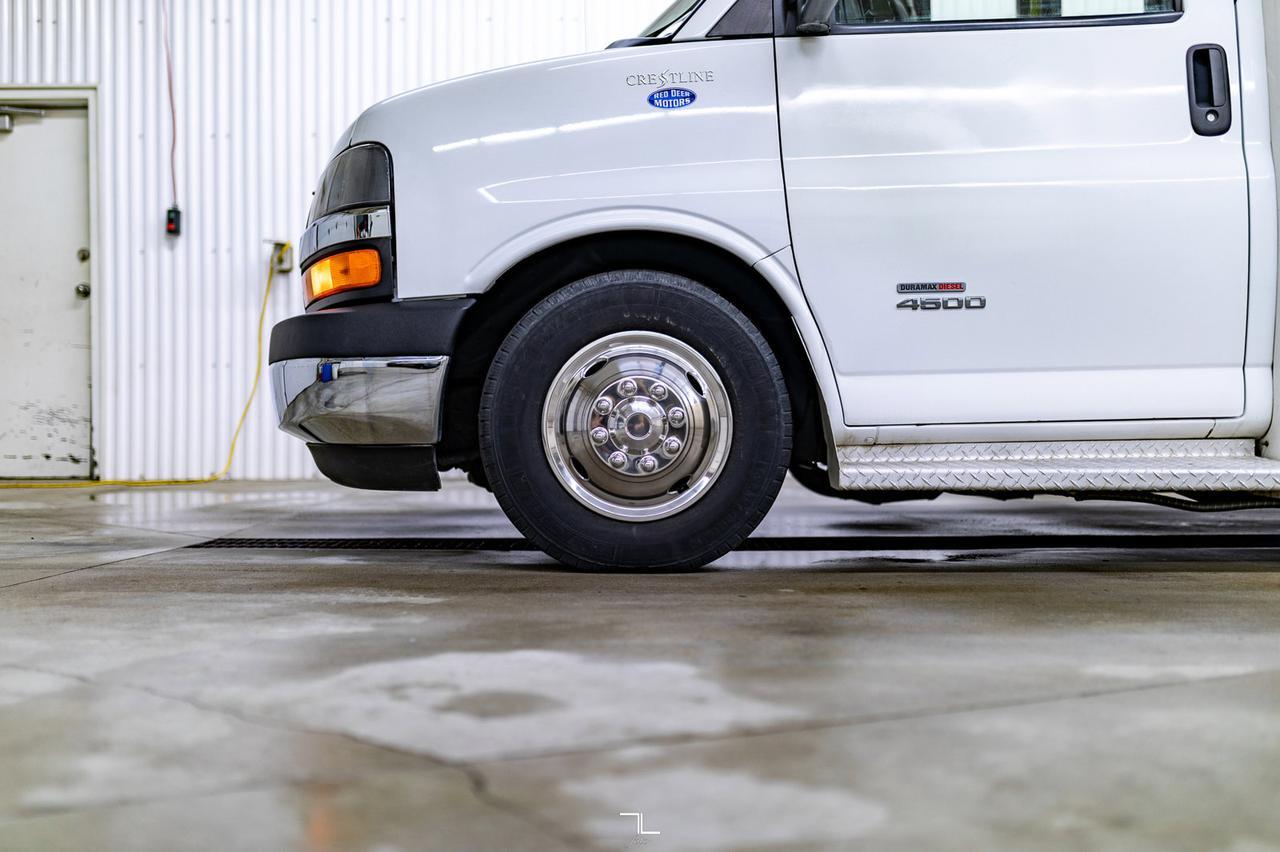 2012 Chevrolet Express 4500 Handi Bus Diesel Wheelchair Lift Red Deer AB