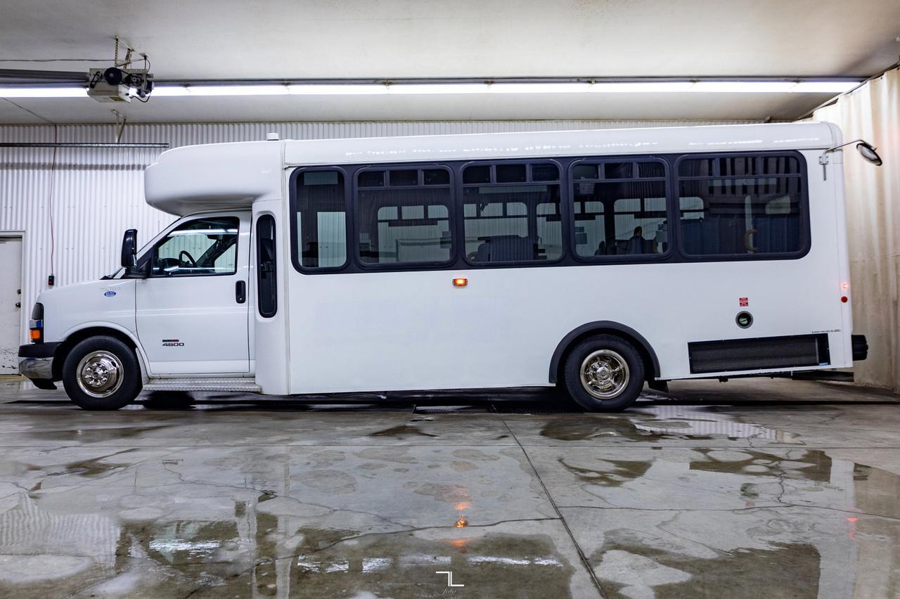 2012 Chevrolet Express 4500 Handi Bus Diesel Wheelchair Lift Red Deer AB