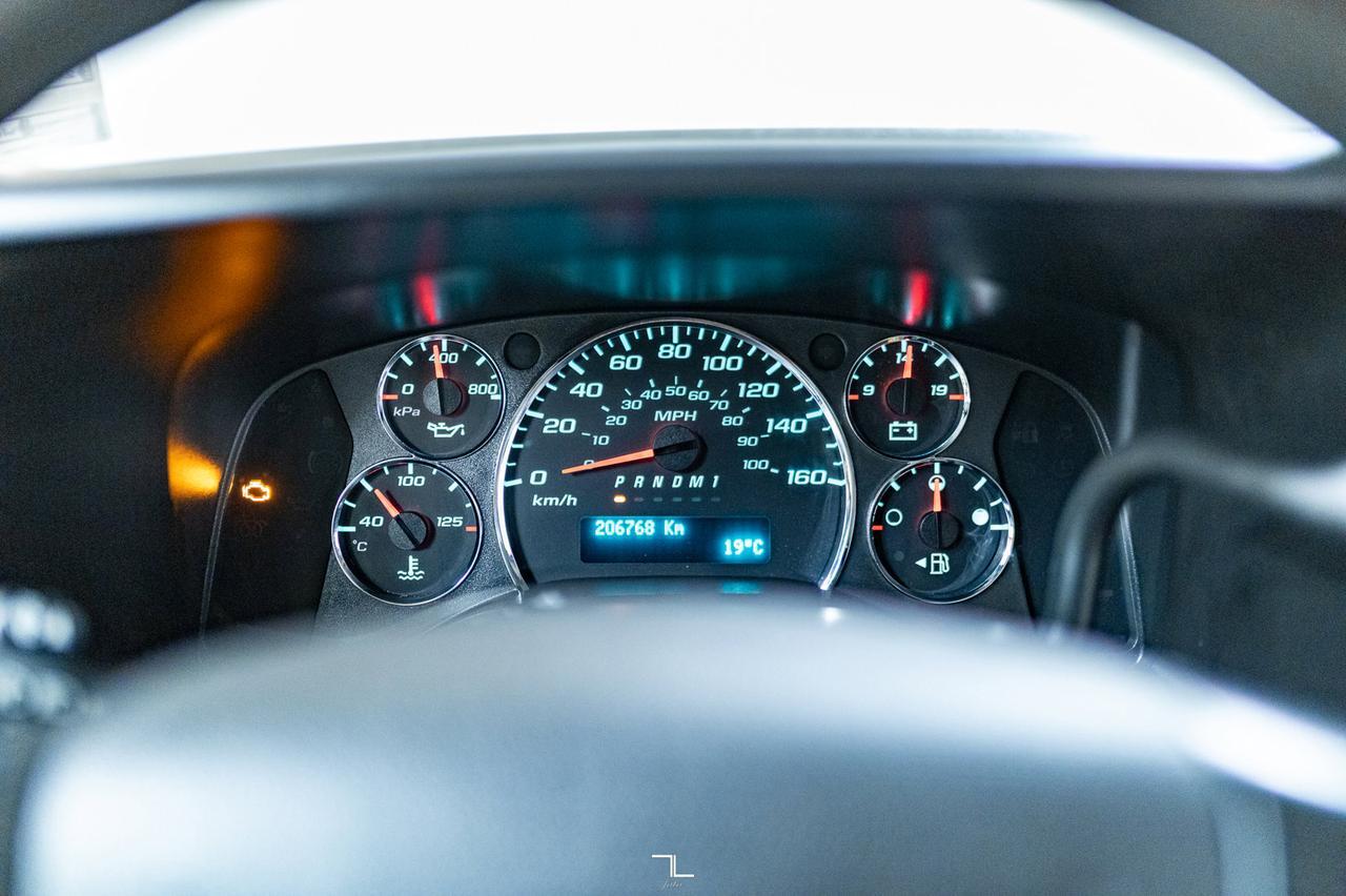 2012 Chevrolet Express 4500 Handi Bus Diesel Wheelchair Lift Red Deer AB