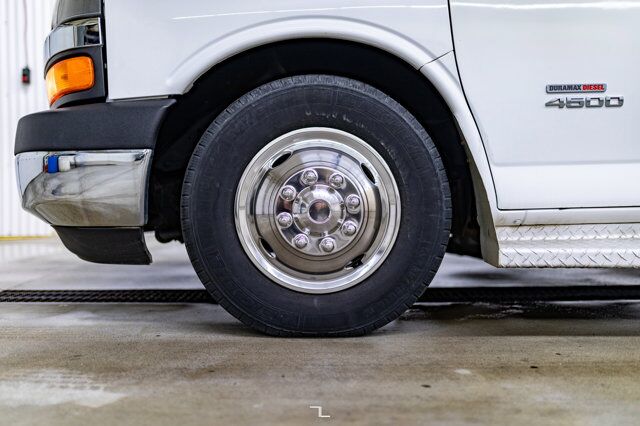 2012 Chevrolet Express 4500 Handi Bus Diesel Wheelchair Lift Red Deer AB