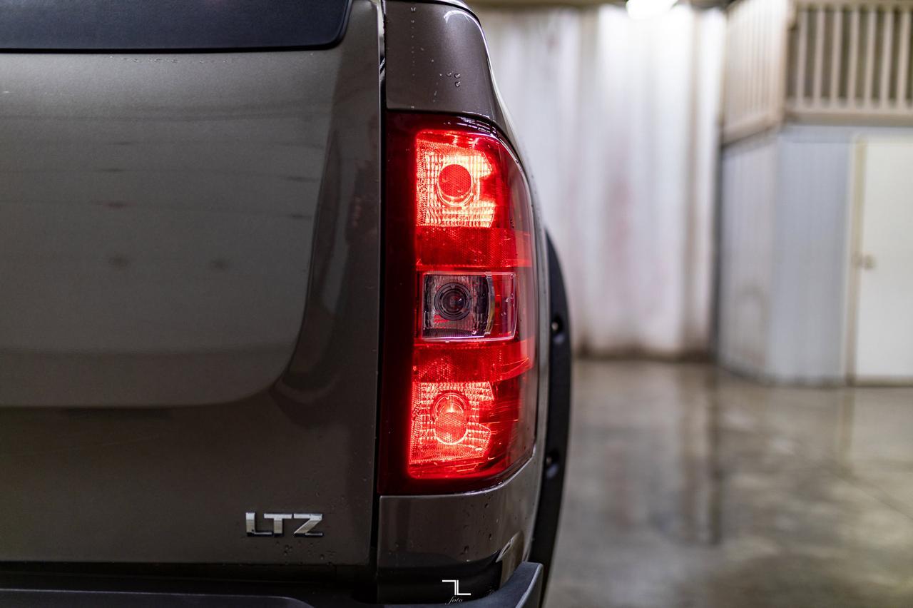 2012 Chevrolet Silverado 2500HD 4x4 Crew Cab LTZ Diesel Leather Roof Nav Red Deer AB