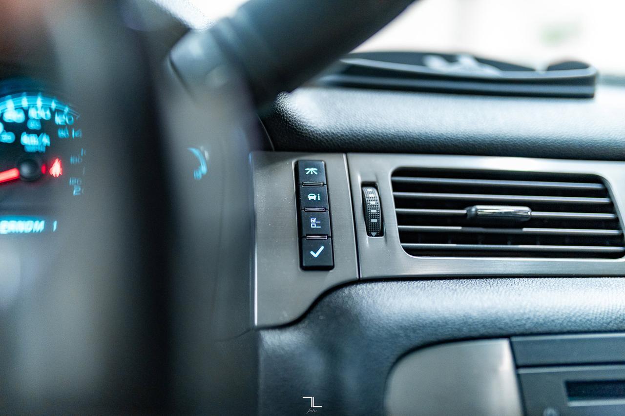 2012 Chevrolet Silverado 2500HD 4x4 Crew Cab LTZ Diesel Leather Roof Nav Red Deer AB