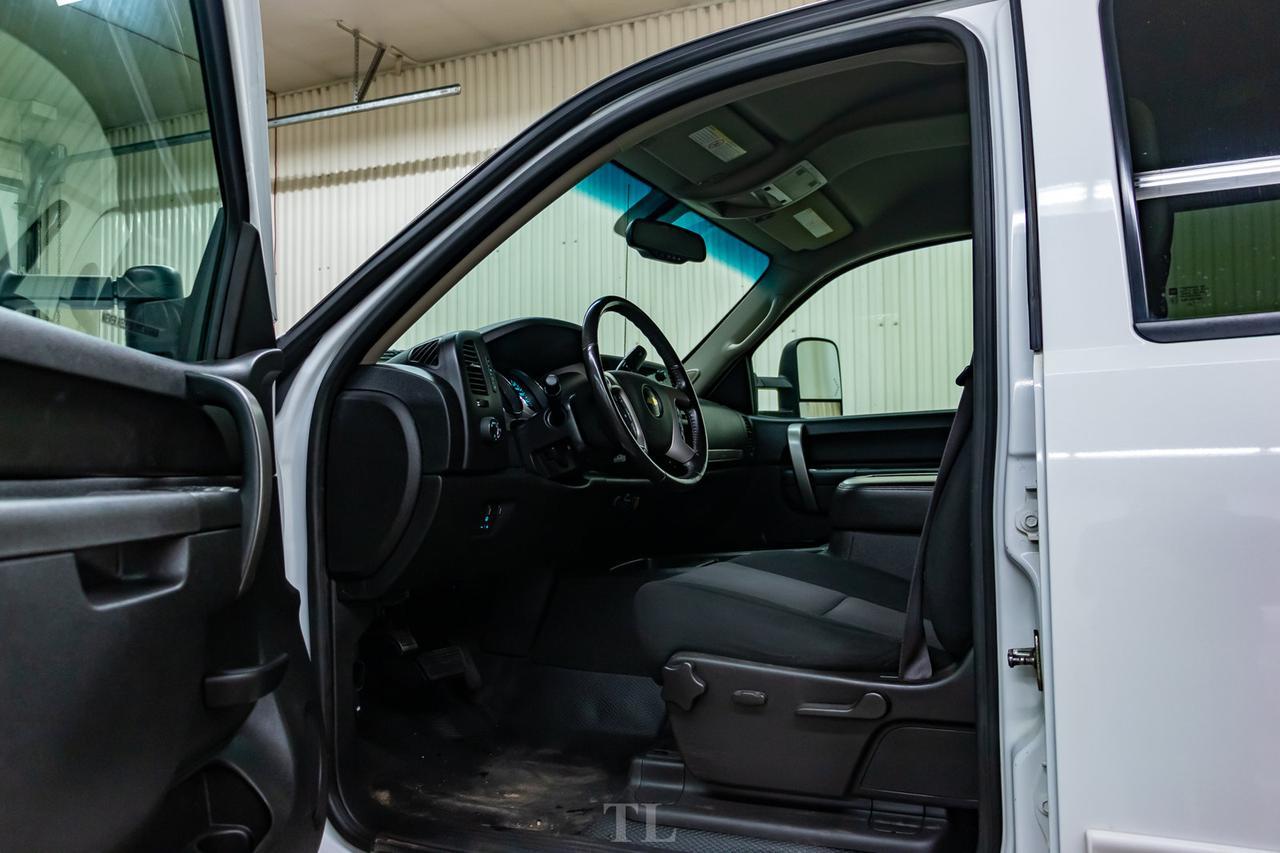 2012 Chevrolet Silverado 3500HD 4x4 Crew Cab LT Deck Red Deer AB
