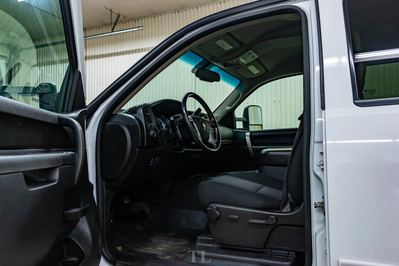 2012 Chevrolet Silverado 3500HD 4x4 Crew Cab LT Deck Red Deer AB