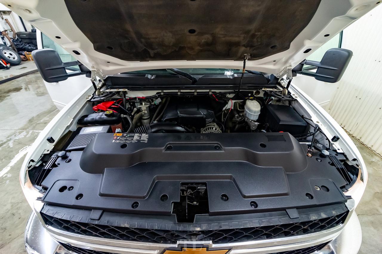 2012 Chevrolet Silverado 3500HD 4x4 Crew Cab LT Deck Red Deer AB