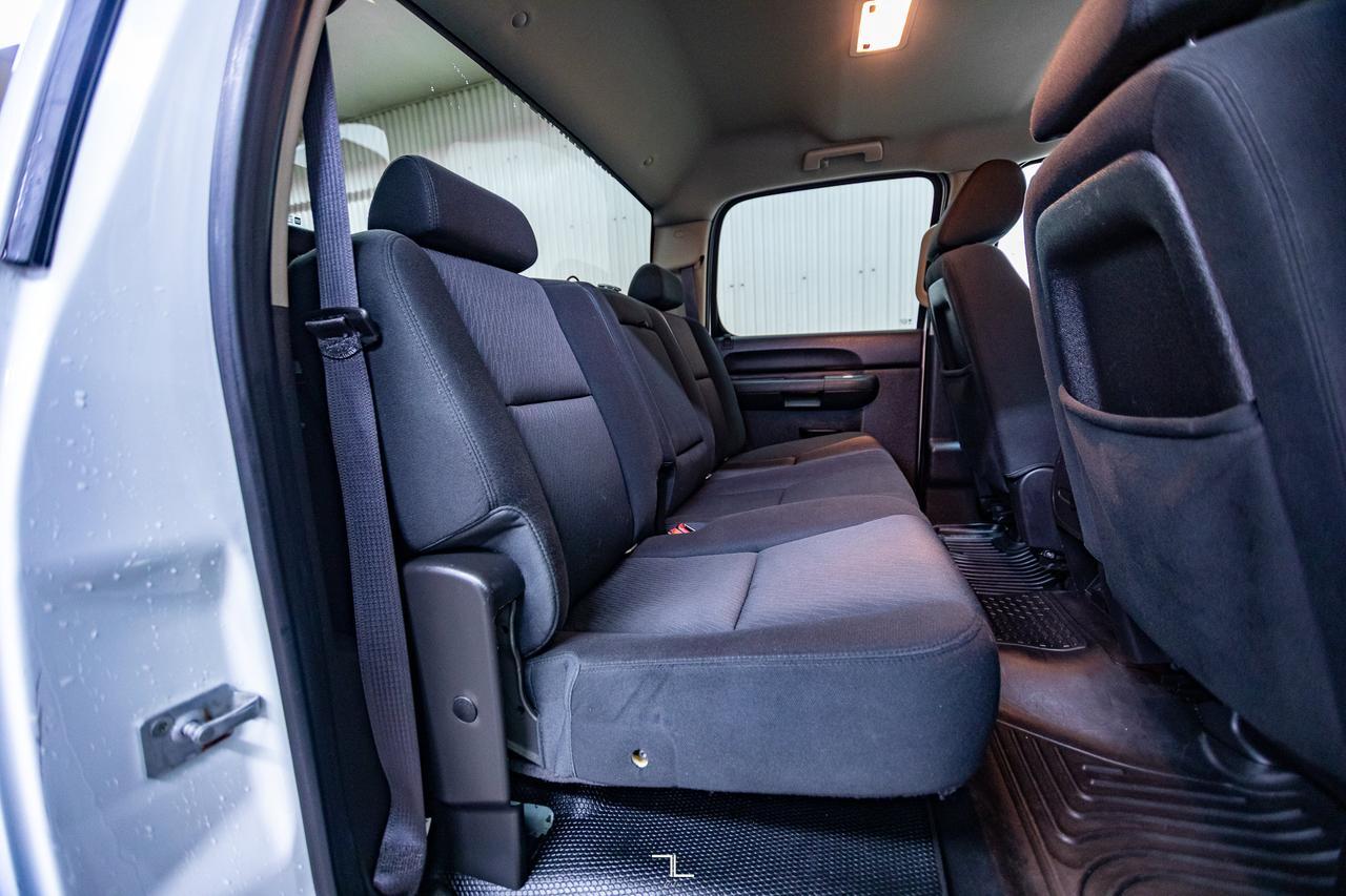 2012 Chevrolet Silverado 3500HD 4x4 Crew Cab LT Dually Diesel Red Deer AB