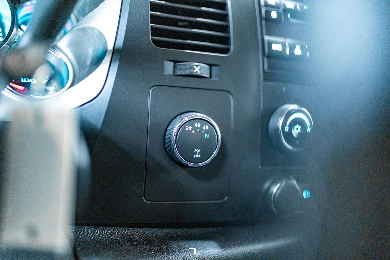 2012 Chevrolet Silverado 3500HD 4x4 Crew Cab LT Dually Diesel Red Deer AB