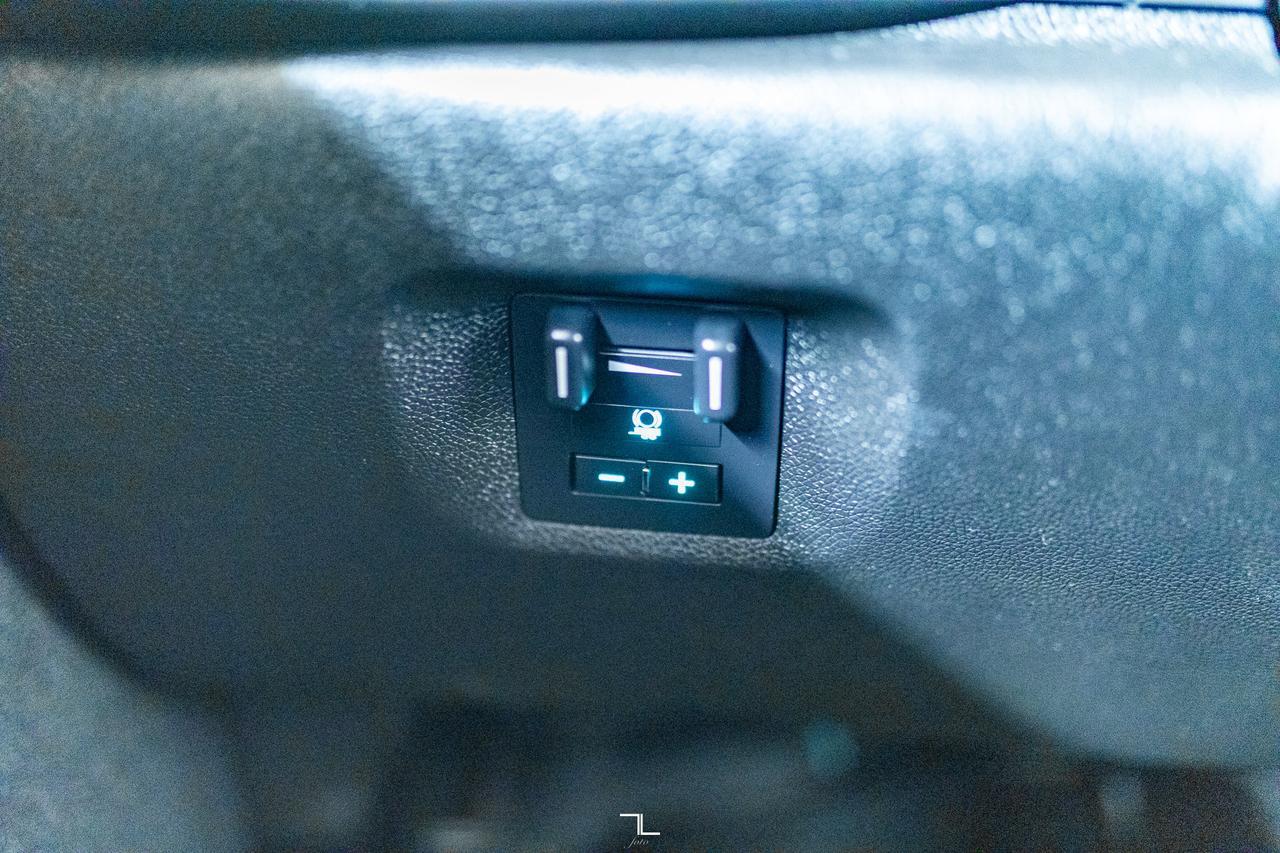 2012 Chevrolet Silverado 3500HD 4x4 Crew Cab LT Dually Diesel Red Deer AB