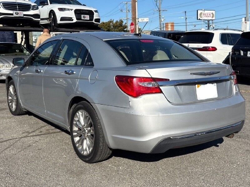 2012 Chrysler 200 Limited Sedan FWD Arlington VA