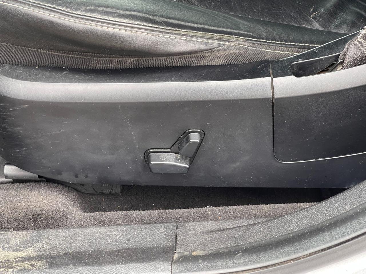 2012 Chrysler 200 Limited Hayden ID