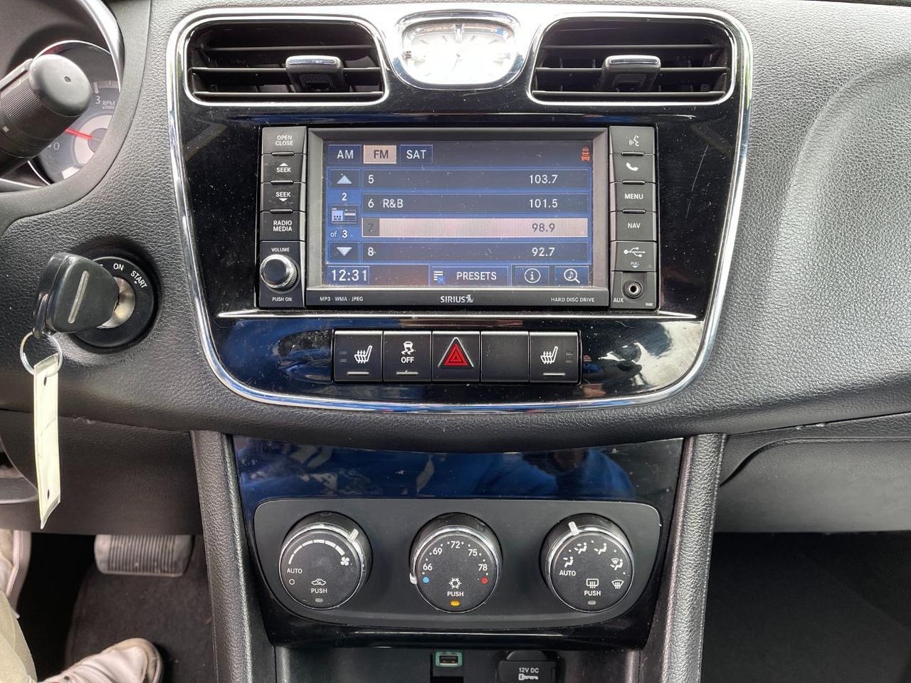 2012 Chrysler 200 Limited Hayden ID