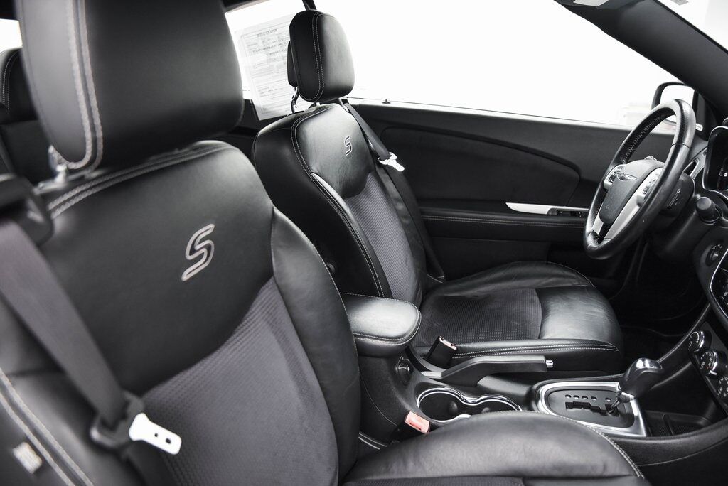 2012 Chrysler 200 S AKRON OH