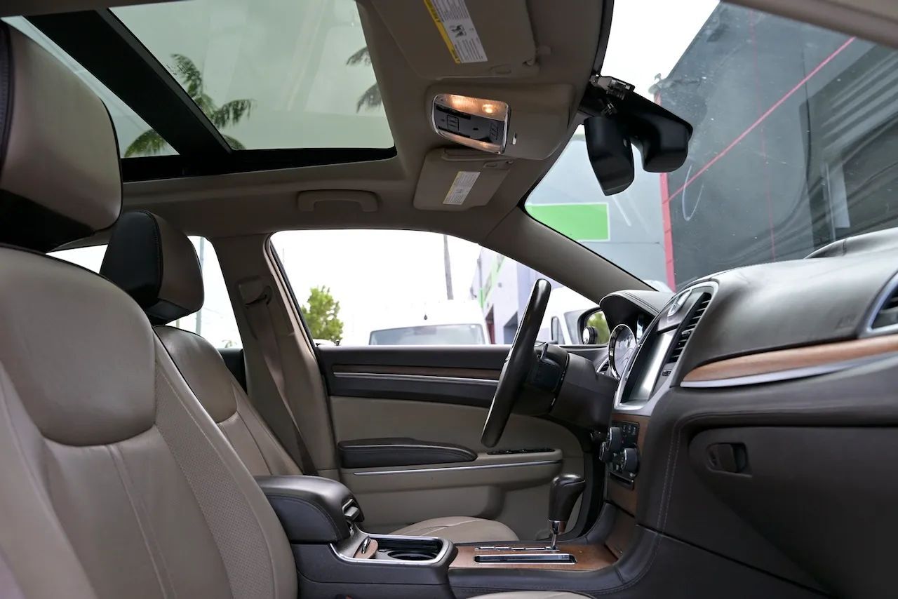 2012 Chrysler 300 300C Luxury Series Sedan 4D Doral FL