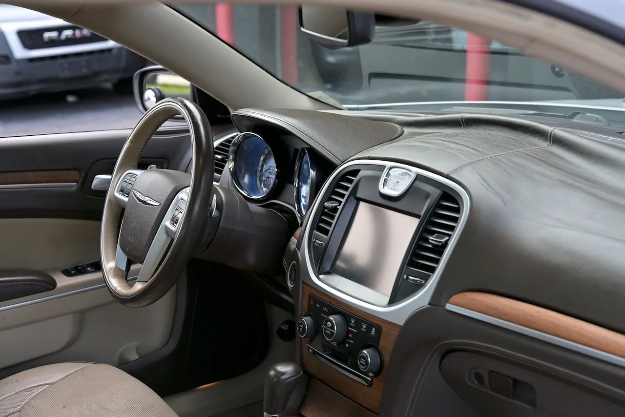 2012 Chrysler 300 300C Luxury Series Sedan 4D Doral FL
