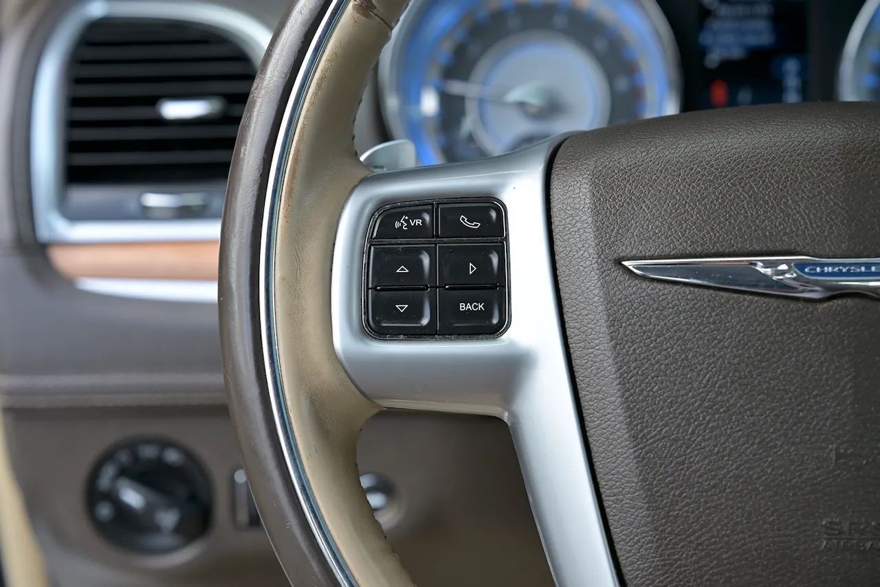 2012 Chrysler 300 300C Luxury Series Sedan 4D Doral FL