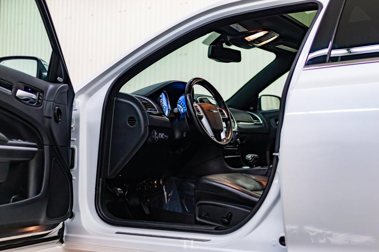 2012 Chrysler 300 Limited Leather Roof Nav BCam Red Deer AB