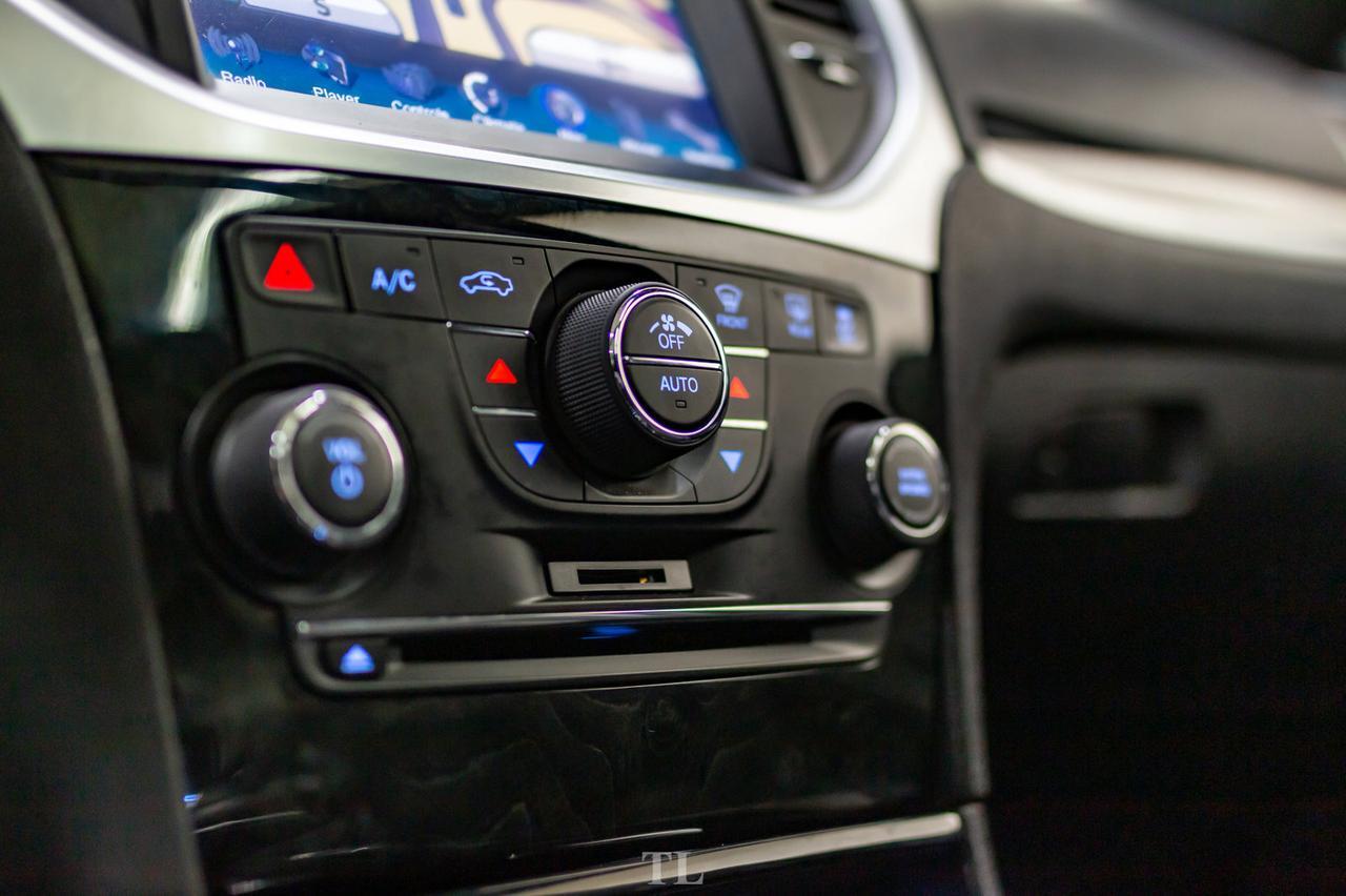 2012 Chrysler 300 Limited Leather Roof Nav BCam Red Deer AB