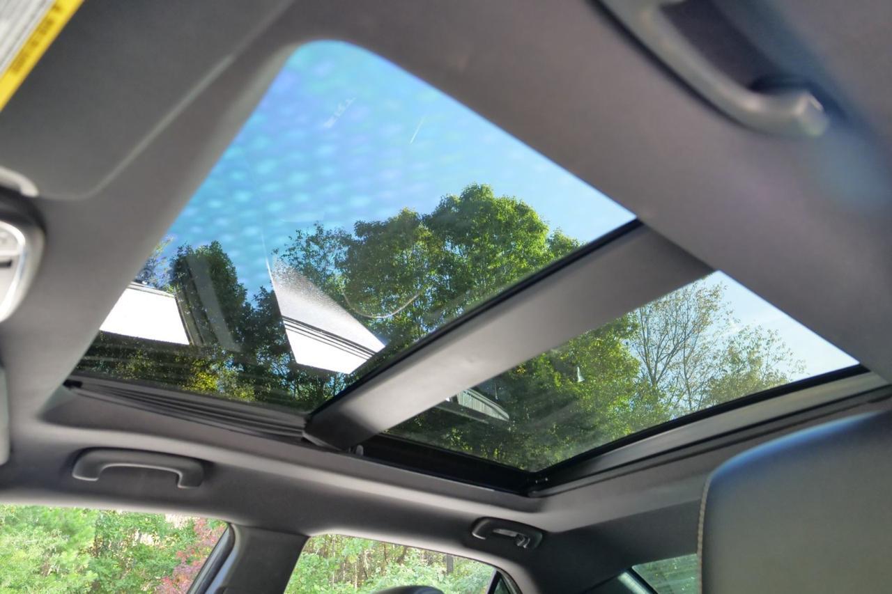 2012 Chrysler 300 SRT8 / Harmon Kardon Audio / 6.4L V8 / Pano Sunroof Lincolnton NC