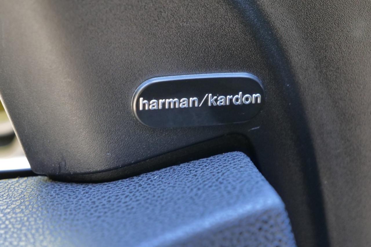 2012 Chrysler 300 SRT8 / Harmon Kardon Audio / 6.4L V8 / Pano Sunroof Lincolnton NC