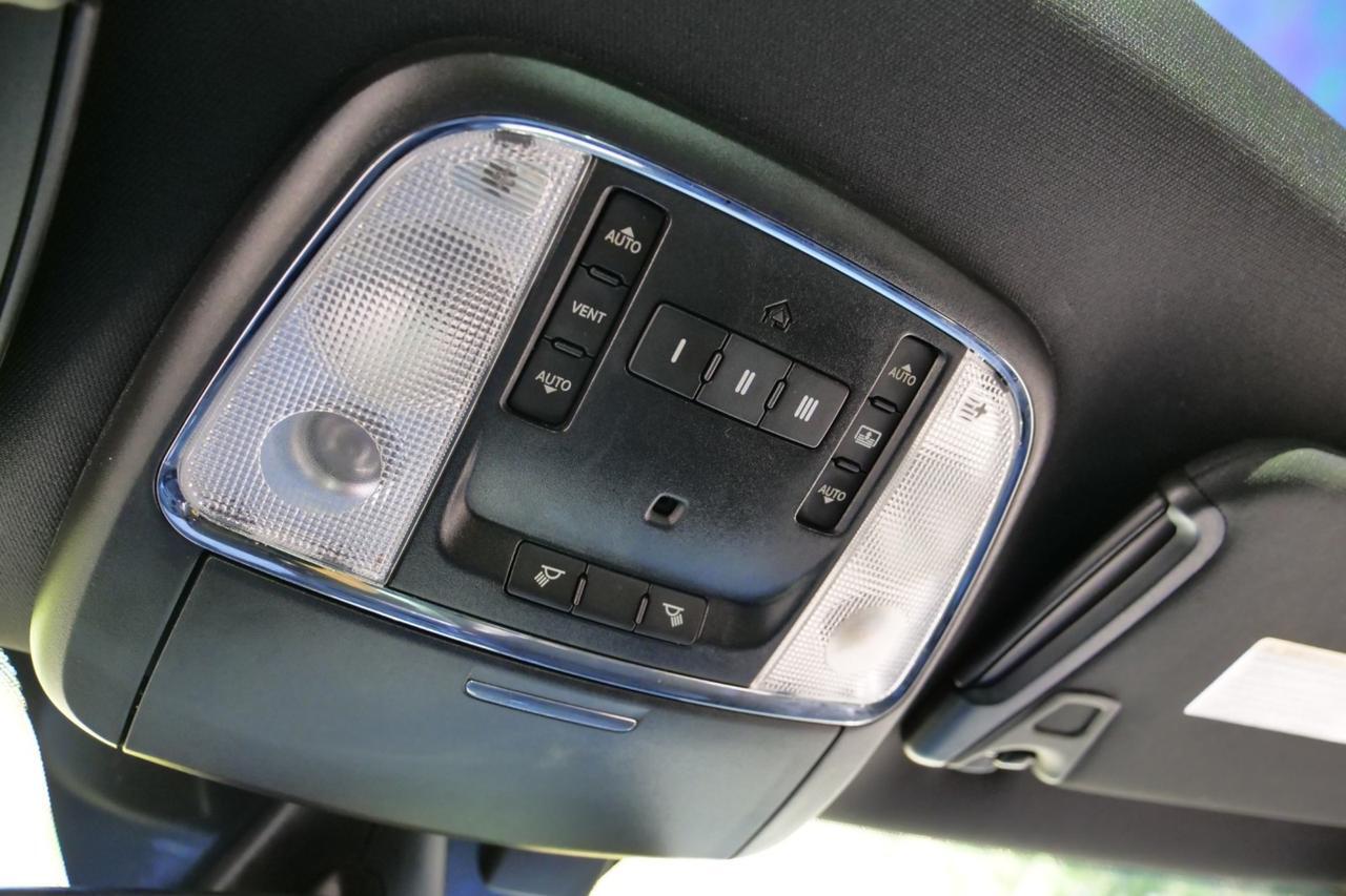 2012 Chrysler 300 SRT8 / Harmon Kardon Audio / 6.4L V8 / Pano Sunroof Lincolnton NC