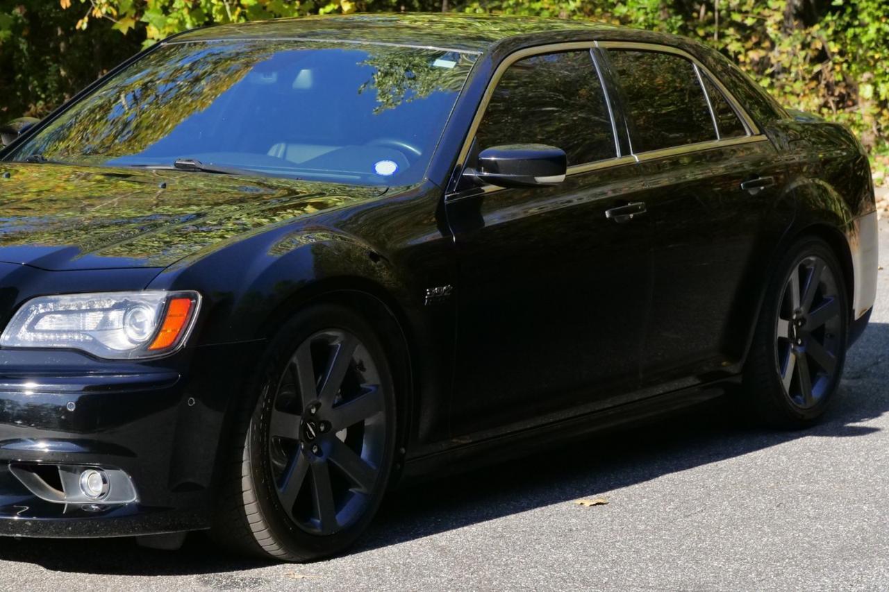 2012 Chrysler 300 SRT8 / Harmon Kardon Audio / 6.4L V8 / Pano Sunroof Lincolnton NC