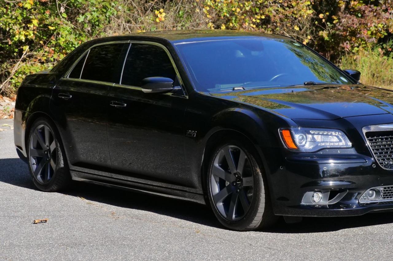 2012 Chrysler 300 SRT8 / Harmon Kardon Audio / 6.4L V8 / Pano Sunroof Lincolnton NC